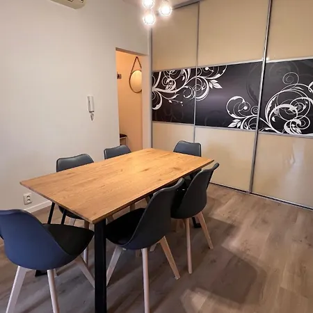شقة Air Conditioned 3 Apartment, Near Technopol *