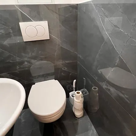 Air Conditioned 3 Apartment, Near Technopol شقة براتسيلافا